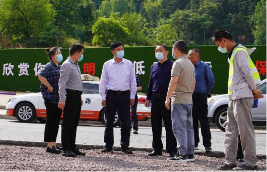 六安市公路管理處黨委書(shū)記、主任楊廣來(lái)一行蒞臨指導(dǎo)我司項(xiàng)目